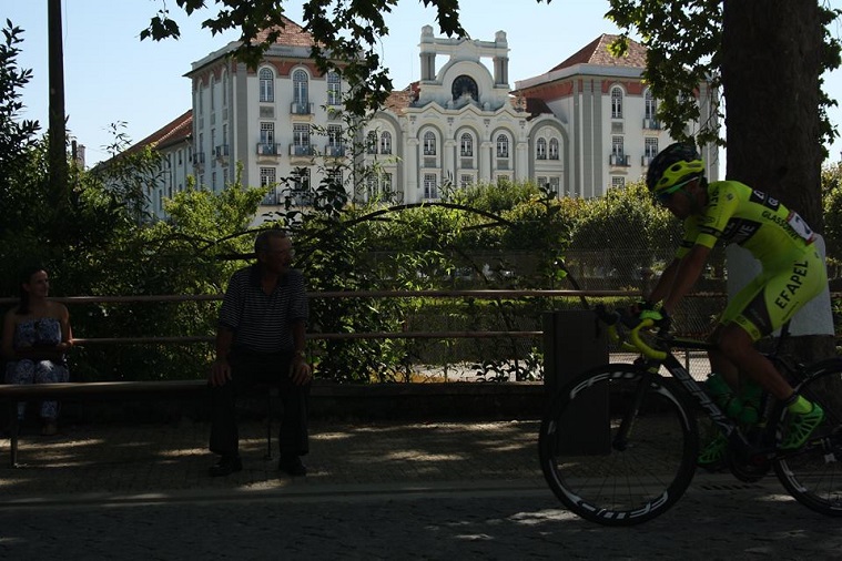 Às voltas na Curia – Henrique Gomes