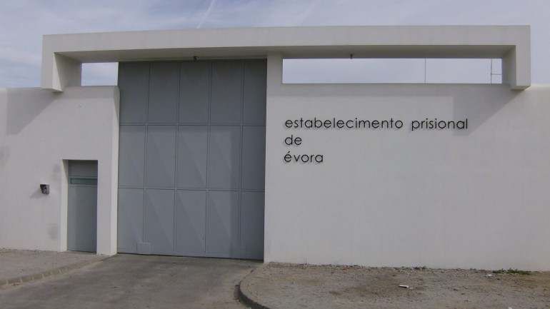 Céu nublado ou sol com algumas nuvens? – Sérgio Chaves