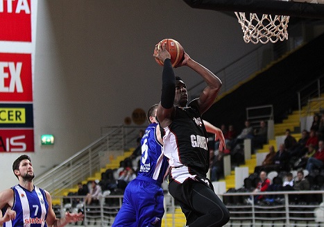 Basquetebol: Em Ovar manda a Ovarense Basquetebol: Em Ovar manda a Ovarense