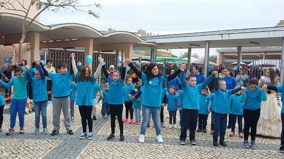 Consciencialização do Autismo em tons de azul Consciencialização do Autismo em tons de azul