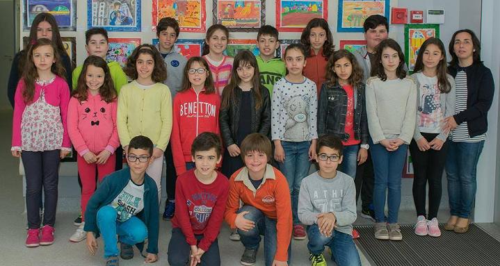 Antigos alunos da Escola Oliveira Lopes premeiam finalistas Antigos alunos da Escola Oliveira Lopes premeiam finalistas