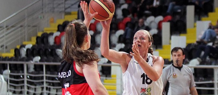 Basquetebol: A primeira vitória na Liga Feminina Basquetebol: A primeira vitória na Liga Feminina