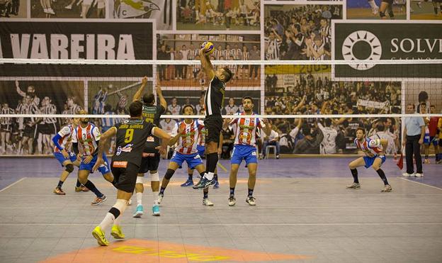 Voleibol: Esmoriz deu luta em Espinho Voleibol: Esmoriz deu luta em Espinho