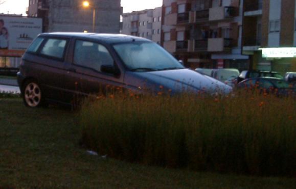 Casal de Esmoriz vive no carro há mais de três meses Casal de Esmoriz vive no carro há mais de três meses