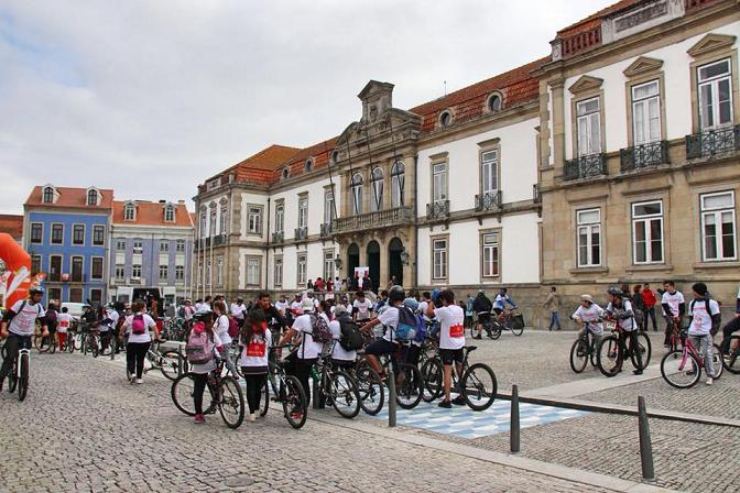 À partida para a “3ª Volta da Educação à Região de Aveiro” (c/ vídeo) À partida para a “3ª Volta da Educação à Região de Aveiro” (c/ vídeo)