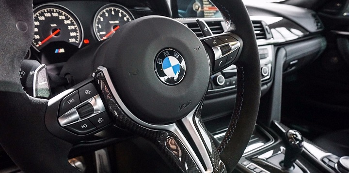 Assaltantes levam volantes de BMW’s Assaltantes levam volantes de BMW’s