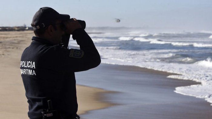 Buscas retomadas apenas na orla costeira