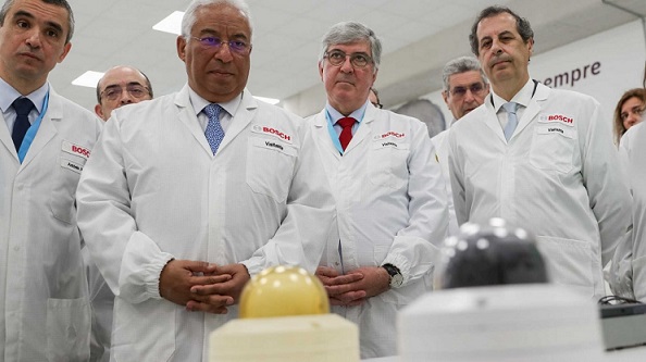 António Costa enaltece recursos humanos que tornam país “mais competitivo” António Costa enaltece recursos humanos que tornam país “mais competitivo”