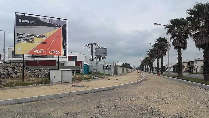 Utilizadores questionam obra na Avenida do Emigrante Utilizadores questionam obra na Avenida do Emigrante