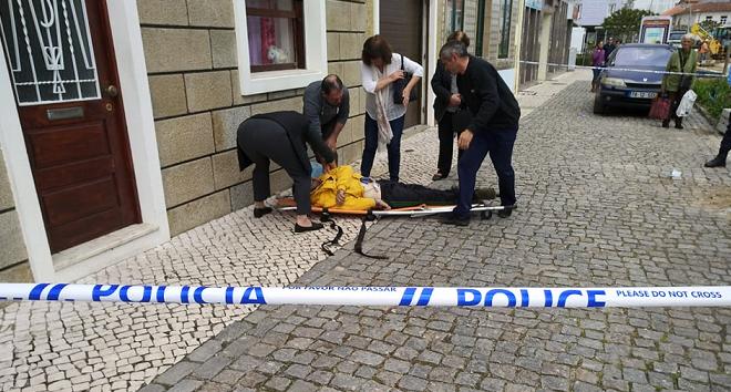 Homem morre na rua em pleno centro da cidade Homem morre na rua em pleno centro da cidade