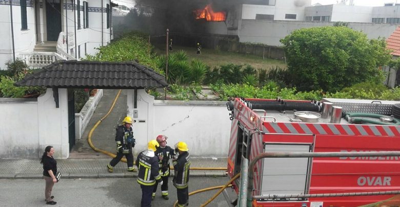 Incêndio na Valmet entrou na fase de rescaldo (c/vídeo) Incêndio na Valmet entrou na fase de rescaldo (c/vídeo)