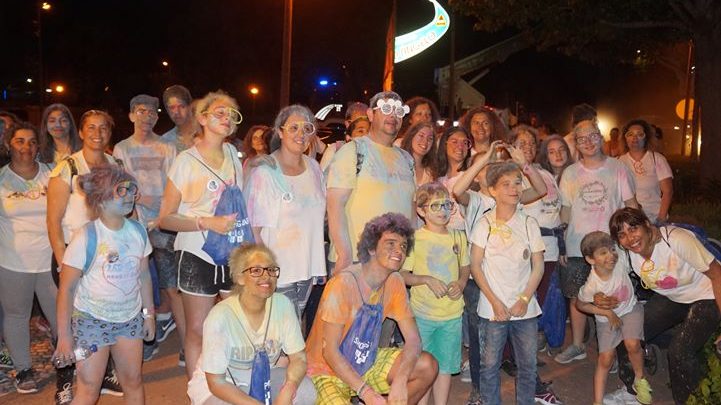 Contra os maus tratos na infância, caminhar, caminhar Contra os maus tratos na infância, caminhar, caminhar