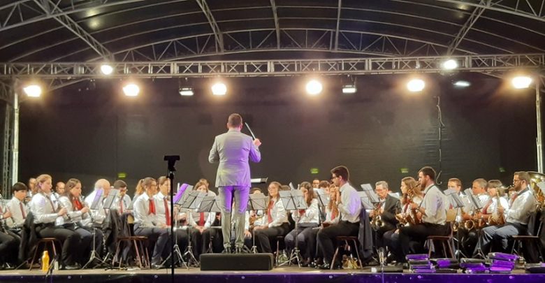 “Lotação esgotada” para ver e ouvir a Banda das Bandas “Lotação esgotada” para ver e ouvir a Banda das Bandas