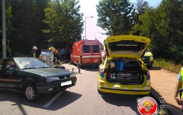 Seis feridos num despiste em Cortegaça Seis feridos num despiste em Cortegaça