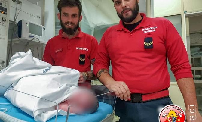 Dinis nasce na ambulância dos Bombeiros de Esmoriz Dinis nasce na ambulância dos Bombeiros de Esmoriz