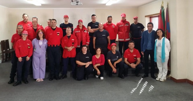 Bombeiros assinam protocolo com centro de Yoga Bombeiros assinam protocolo com centro de Yoga