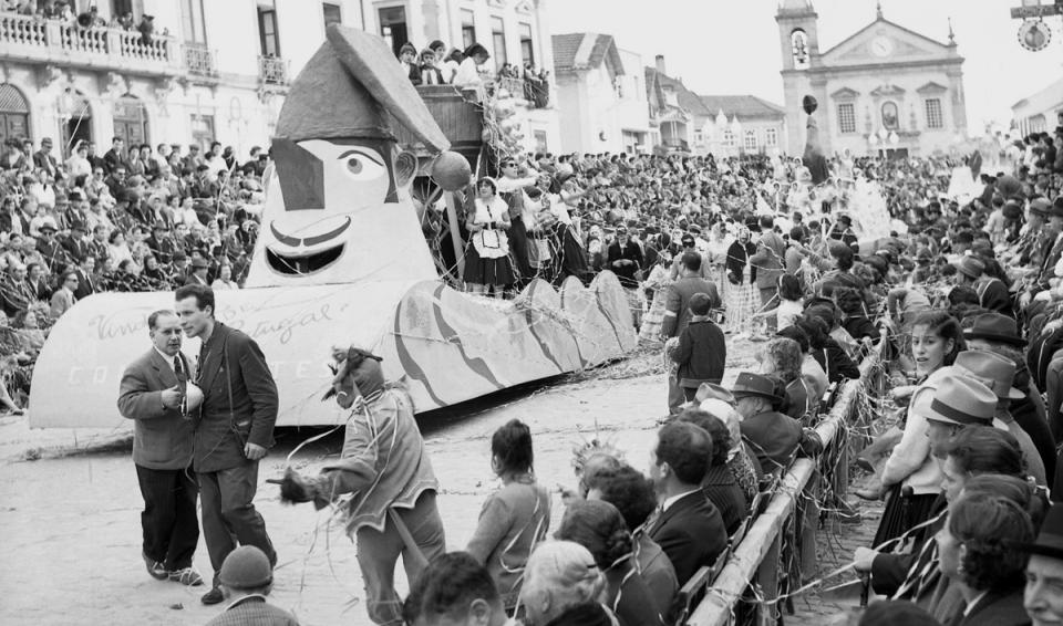Exposição "Memórias de Carnaval" na Casa da Junta de São João