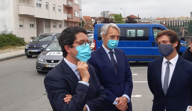 “Eu não adjudiquei nada. Eu não faço contratos” (c/ vídeo) “Eu não adjudiquei nada. Eu não faço contratos” (c/ vídeo)