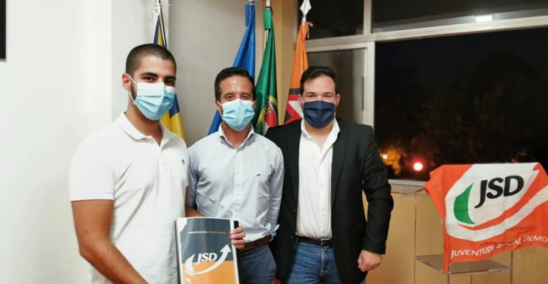 Tiago Santos Palha sucede a Ruben Ferreira na liderança da JSD/Ovar Tiago Santos Palha sucede a Ruben Ferreira na liderança da JSD/Ovar
