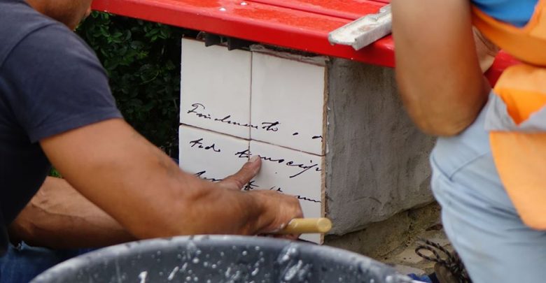 Cartas de Júlio Dinis aos nossos pés nos bancos do Jardim dos Campos Cartas de Júlio Dinis aos nossos pés nos bancos do Jardim dos Campos