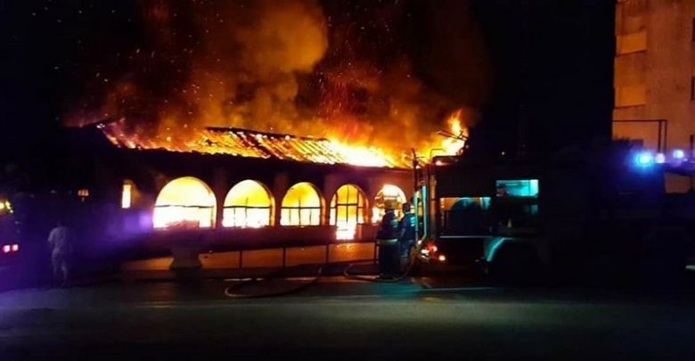 Sede dos Sócios da Mangueira reduzida a cinzas Sede dos Sócios da Mangueira reduzida a cinzas