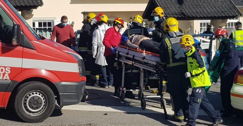 Colisão frontal faz três feridos graves e um ligeiro na Feira Colisão frontal faz três feridos graves e um ligeiro na Feira
