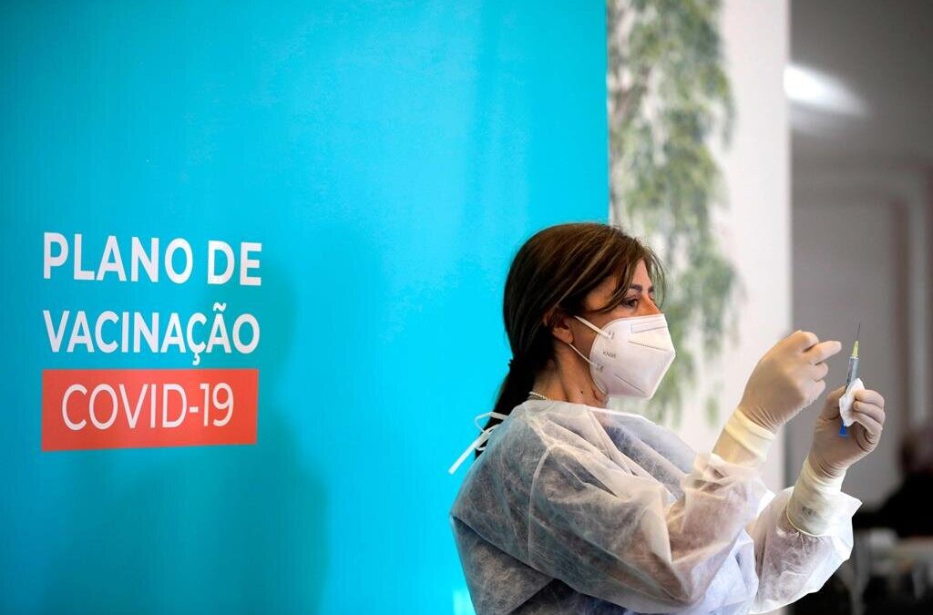 Esmagadora maioria dos médicos foi vacinada e recomenda vacinação