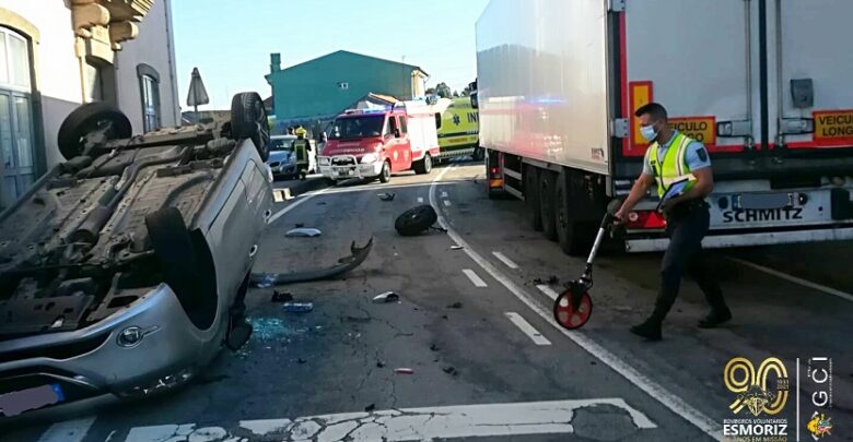 Maceda: Colisão seguida de capotamento causa um ferido Maceda: Colisão seguida de capotamento causa um ferido
