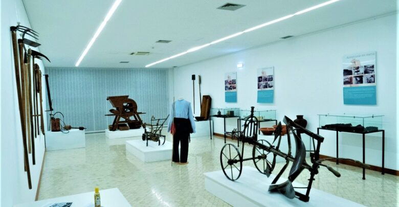 Núcleo Museológico das Tricanas de Ovar Núcleo Museológico das Tricanas de Ovar
