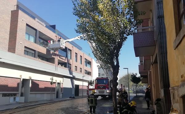 Condomínio da Fosforeira esteve a arder em Espinho Condomínio da Fosforeira esteve a arder em Espinho