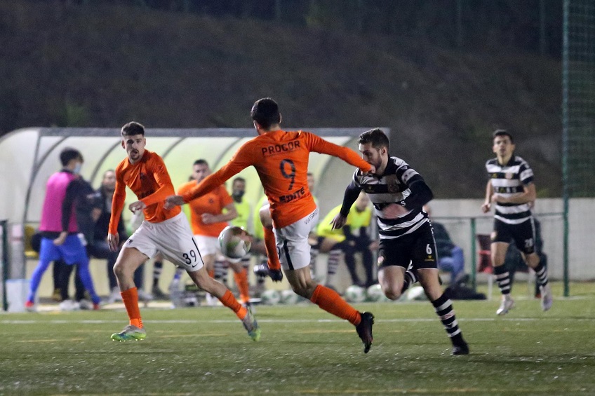 Florgrade vence Ovarense em jogo de preparação