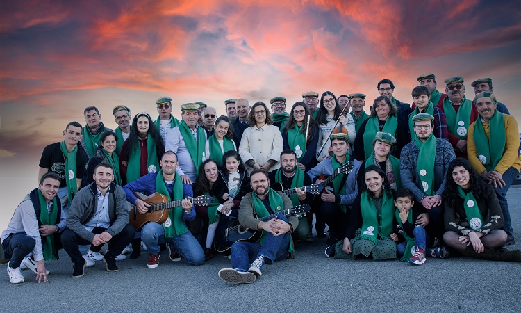 Troupe de Reis da Associação dos Antigos Alunos da Escola Oliveira Lopes comemorou 35 anos de existência Troupe de Reis da Associação dos Antigos Alunos da Escola Oliveira Lopes comemorou 35 anos de existência