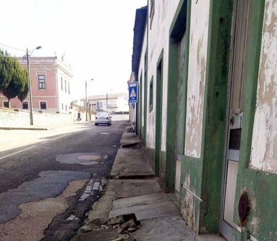 Reabilitação da Rua dos Castanheiros – Por Florindo Pinto Reabilitação da Rua dos Castanheiros – Por Florindo Pinto