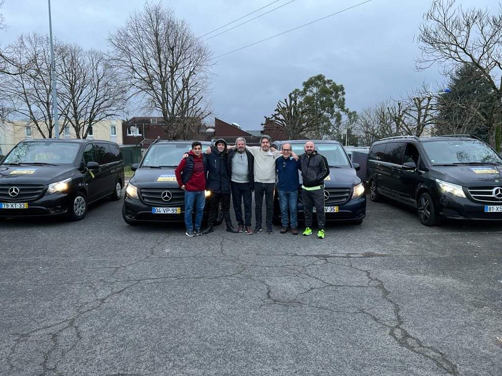 Grupo de amigos a caminho da Ucrânia