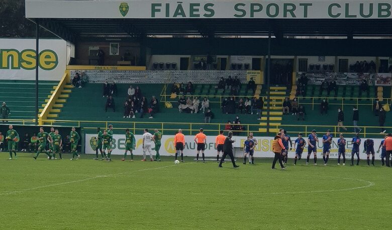 Vareiros derrotados em Paços de Brandão / SV Pereira surpreende em Fiães Vareiros derrotados em Paços de Brandão / SV Pereira surpreende em Fiães