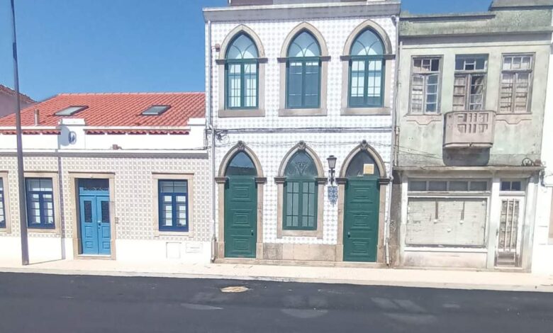 O alcatrão já chegou à Rua Visconde de Ovar O alcatrão já chegou à Rua Visconde de Ovar