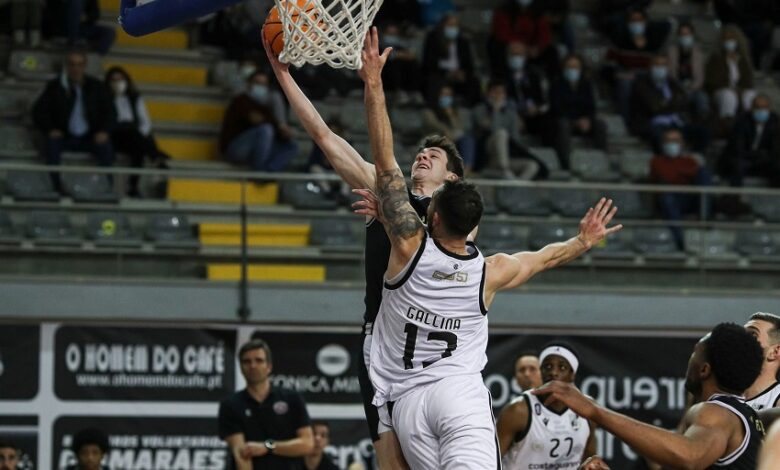 Ovarense entra com o pé esquerdo em Guimarães Ovarense entra com o pé esquerdo em Guimarães