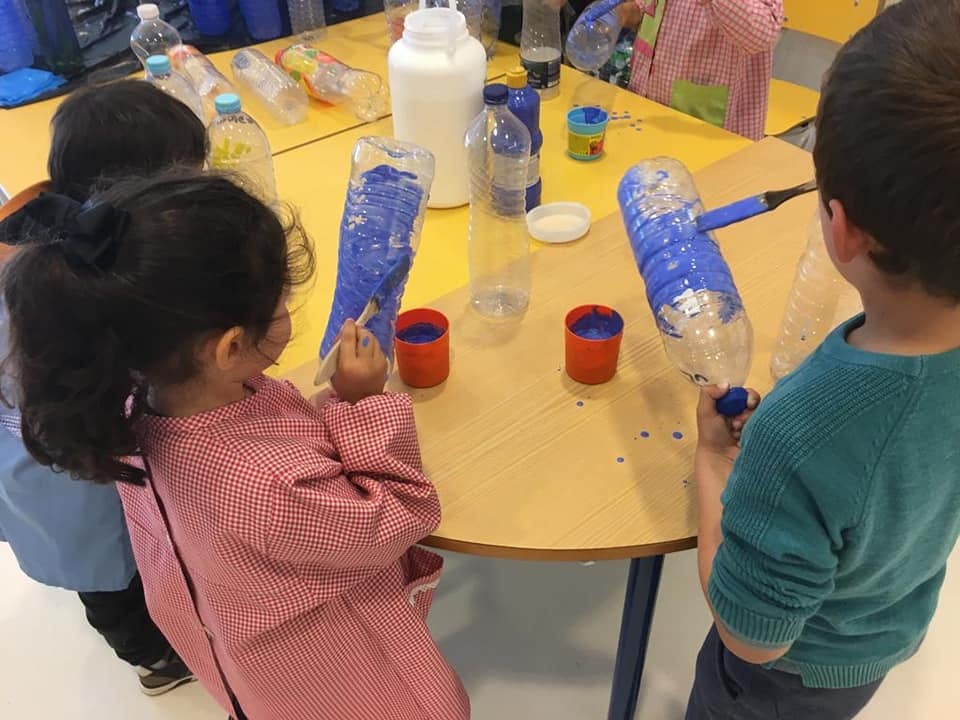 Crianças aderem às Oficinas de Construção de Ecopontos