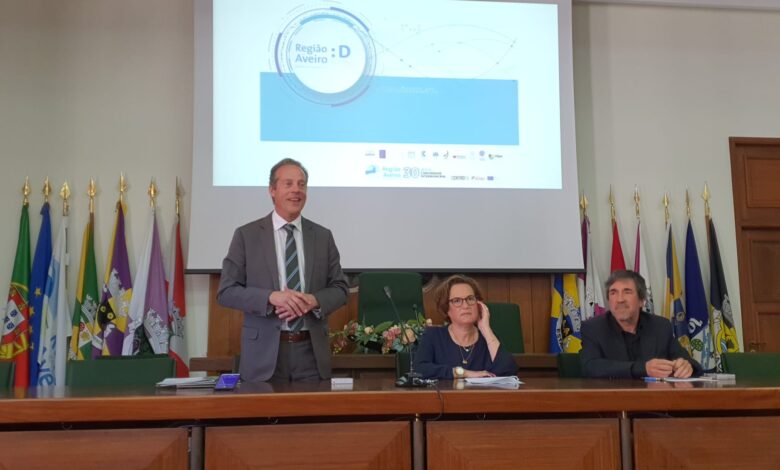 “Servir o Cidadão e potenciar as Autarquias é o objectivo atingido do Região de Aveiro Digital” “Servir o Cidadão e potenciar as Autarquias é o objectivo atingido do Região de Aveiro Digital”