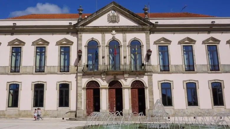 Estarreja distingue o Padre Júlio Franclim Pacheco e Abel Correia de Oliveira a título póstumo Estarreja distingue o Padre Júlio Franclim Pacheco e Abel Correia de Oliveira a título póstumo