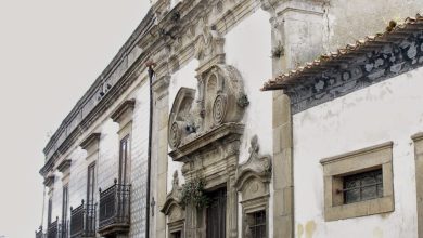 Ruína e vegetação tomam conta da Capela de São Lourenço (Galeria)