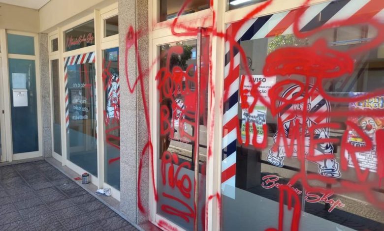 Equipamentos vandalizados na praia da Torreira Equipamentos vandalizados na praia da Torreira