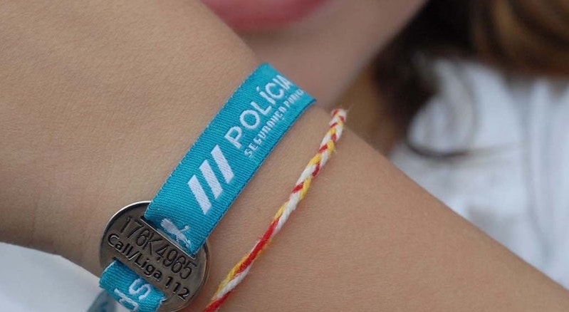 Pulseiras "Projecto Estou Aqui Crianças" no Furadouro
