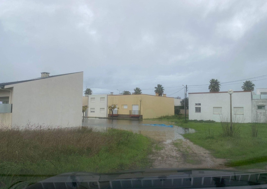 Furadouro: Praceta Gonçalves Zarco inundada