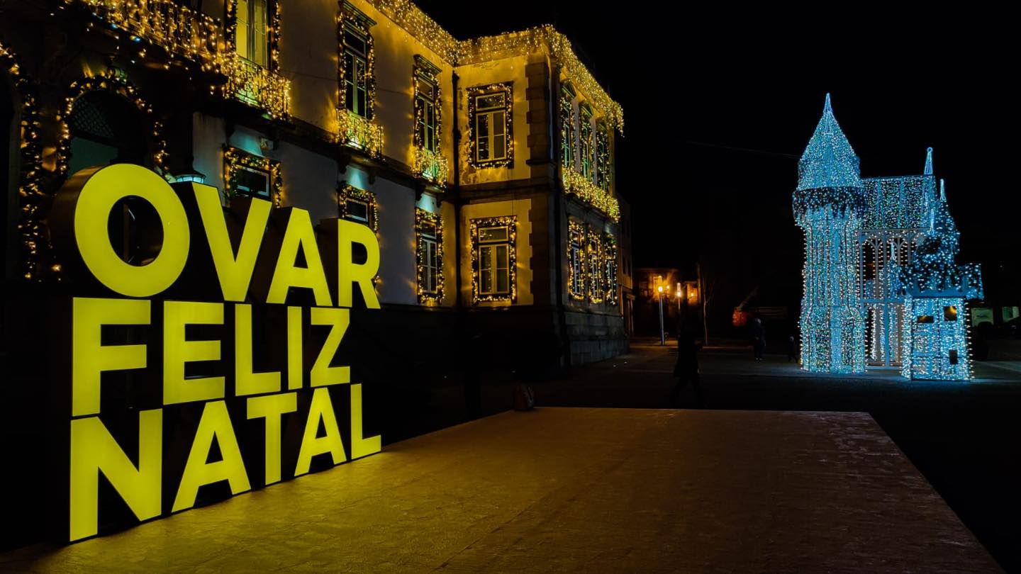 Azulejos brilham no Natal de Ovar