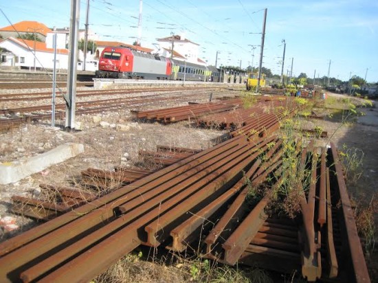 Pedro Nuno Santos volta a atrasar obras na ferrovia