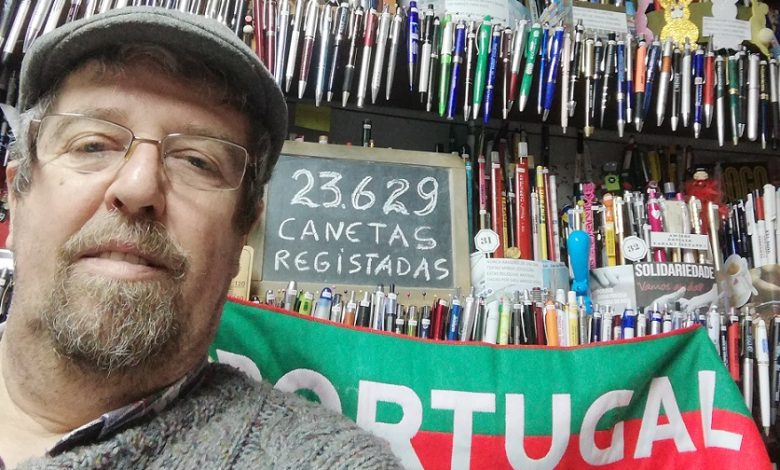 Coleccionador “escreve” solidariedade com 24.500 esferográficas Coleccionador “escreve” solidariedade com 24.500 esferográficas