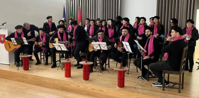 Em Esmoriz também se cumpre a tradição de “Cantar os Reis” Em Esmoriz também se cumpre a tradição de “Cantar os Reis”