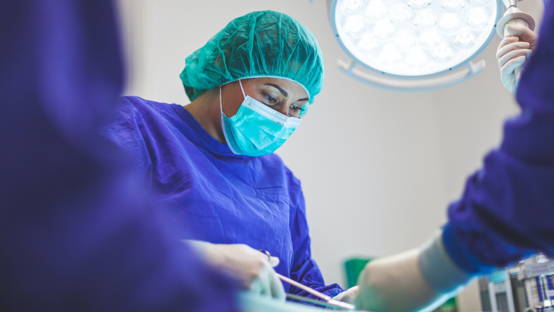 Dois cursos em microcirurgia na UA
