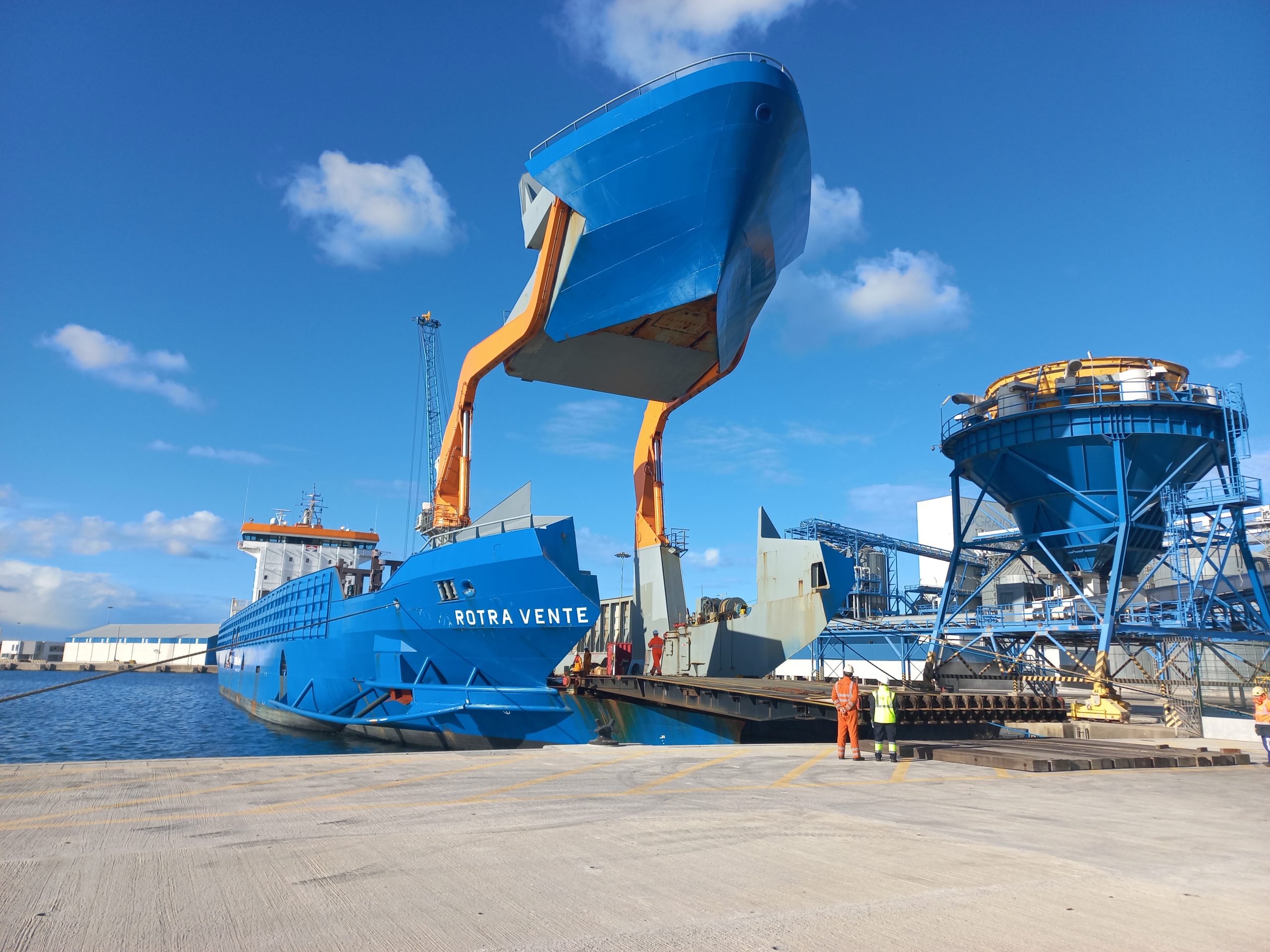 Primeiro navio da Siemens atracou no Porto de Aveiro
